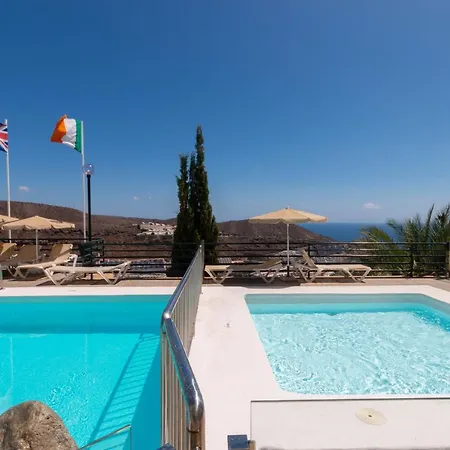 Hilltop Vista Apartment *